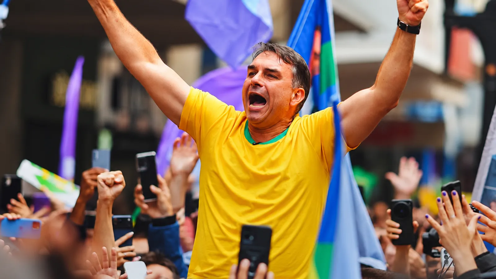 Justiça baiana barra homenagem ao senador Flávio Bolsonaro