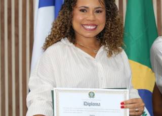 "Um desafio em continuar este trabalho de excelência", diz Daiana Santana, prefeita eleita de Gandu, durante diplomação