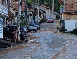 Desperdício de água é registrado horas após Embasa comunicar interrupção no fornecimento em Gandu