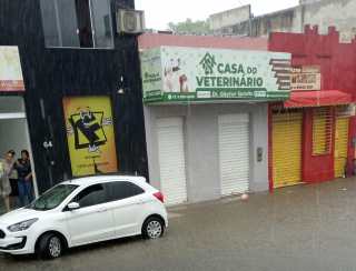 Gandu registra pontos de alagamentos com chuvas desta terça-feira; veja vídeo