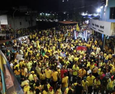 Pesquisas refletem nas ruas, e multidão acompanha Daiana Santana durante inauguração de comitê em Gandu