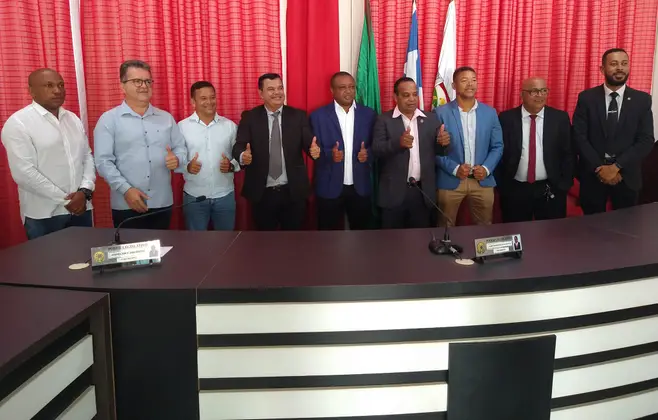 Vereadores aprovam projeto de Lei de Toin do Bó que aumenta salário de prefeito, vice-prefeito e secretários em Presidente Tancredo Neves