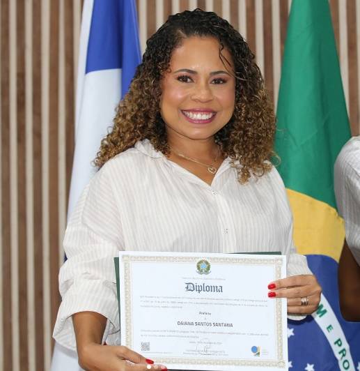 "Um desafio em continuar este trabalho de excelência", diz Daiana Santana, prefeita eleita de Gandu, durante diplomação