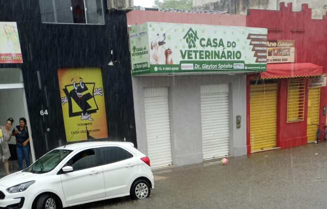 Gandu registra pontos de alagamentos com chuvas desta terça-feira; veja vídeo